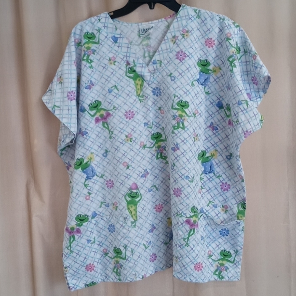 Scrub top extra large cute frogs Simply Basic